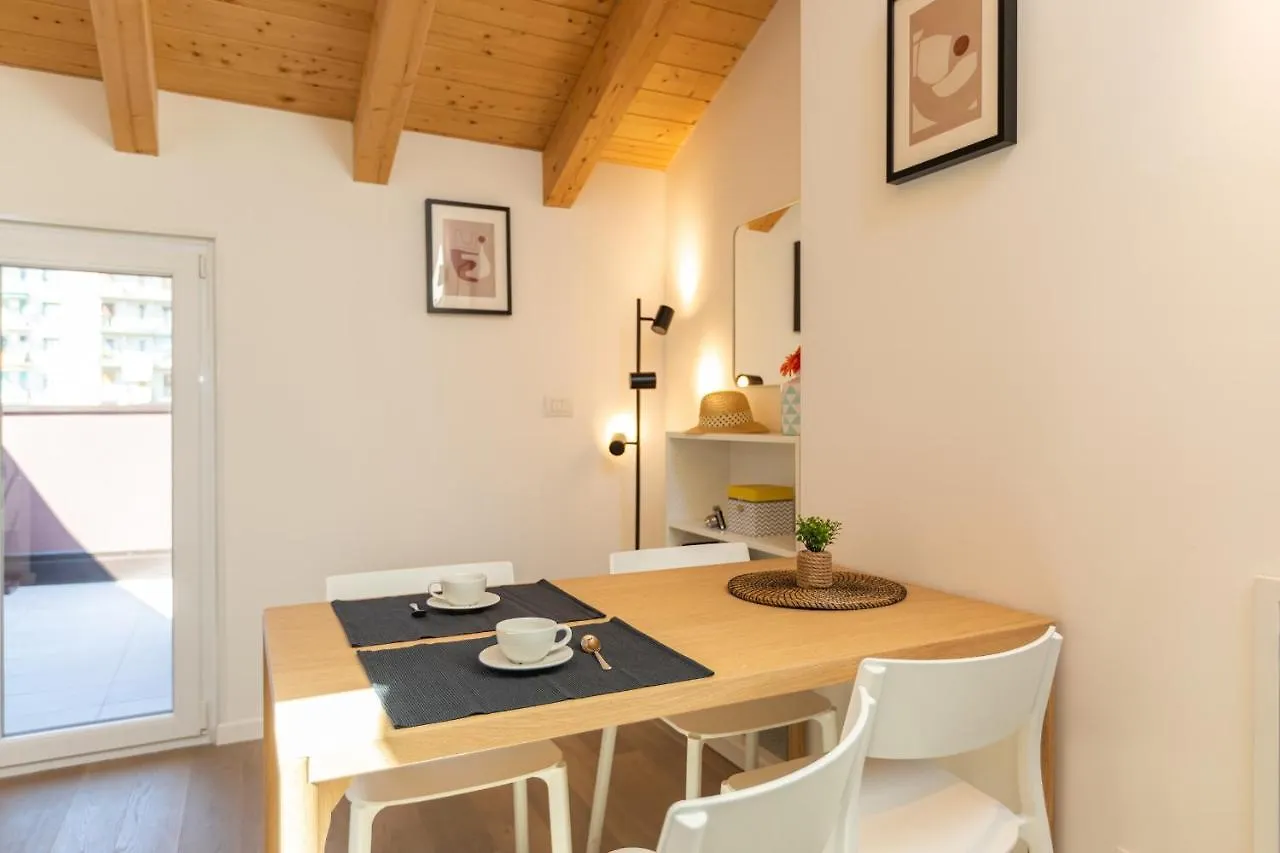 ALTIDO Contemporary apartments in historical Giambellino-Lorenteggio Milano 0*,  Italia